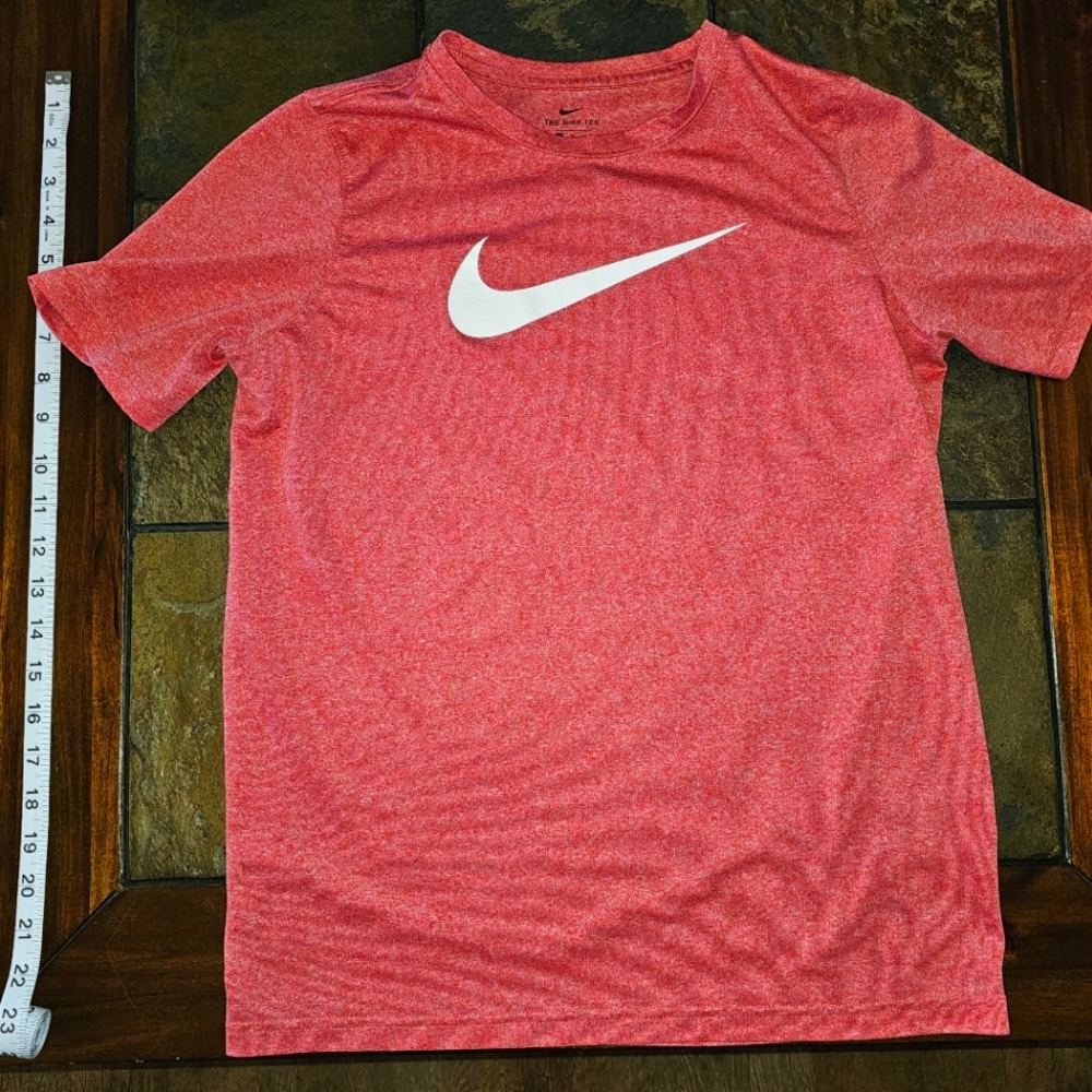 Youth boys Nike, xl, red, dry fit tshirt